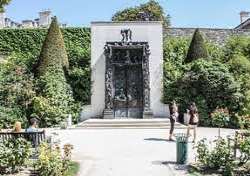 The garden of the Museum covers an area of 7.41 acres, and across the area, various sculptures by Rodin can be seen. It creates a green haven that off